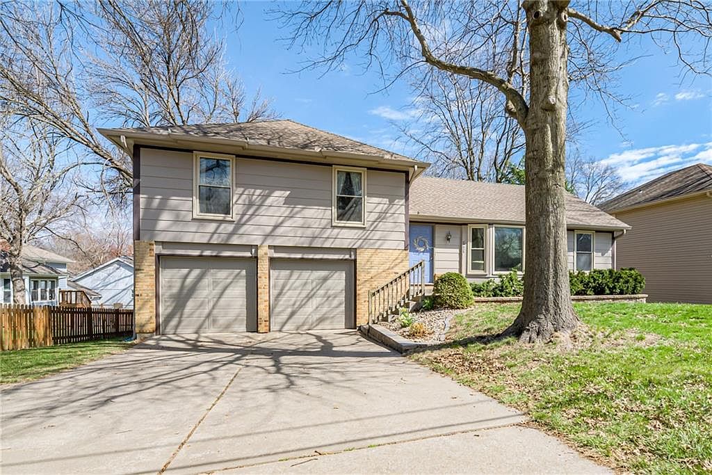 8927 Lackman Rd, Lenexa, KS 66219 | Zillow