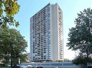 6 Horizon Rd APT 1404, Fort Lee, NJ 07024