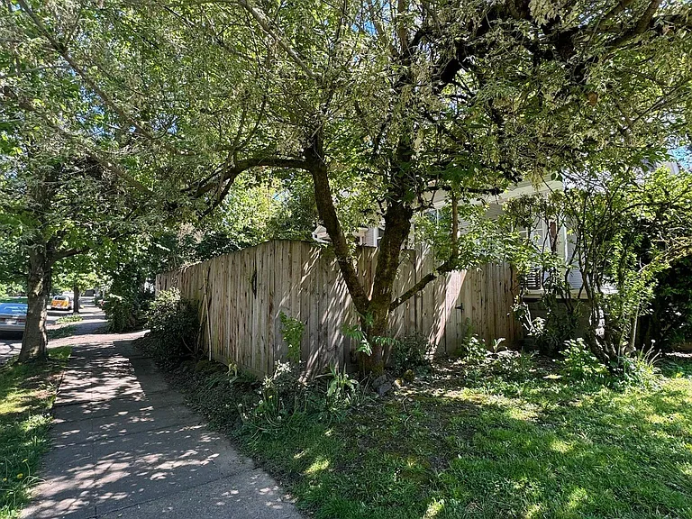 634 NE 28th Ave — Photo 5