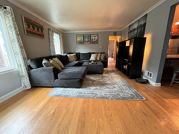 4th image of 10023 S Washtenaw Ave