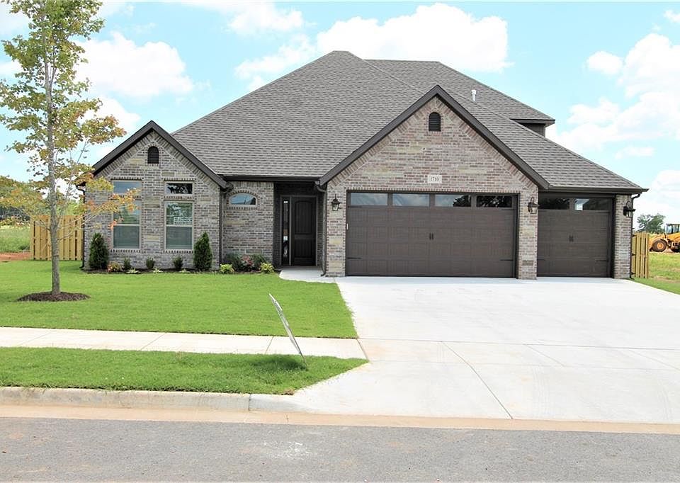 1st image of 1710 Grace Pl