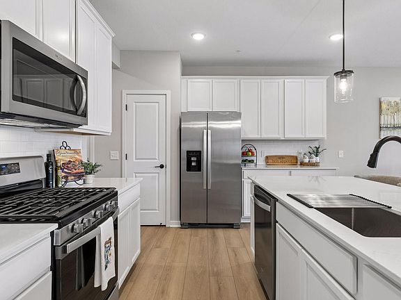 5th image of 9516 4th St N