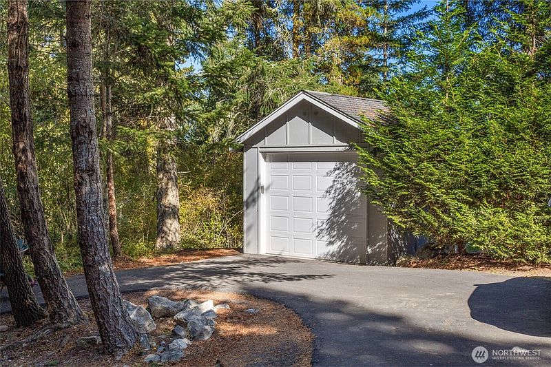 5th image of 144 Jensen Bay Road