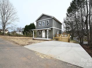 1135 Apple Ln, Granite Falls, NC 28630