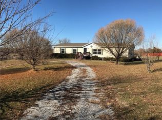 4893 N 13th Hwy, Hamilton, MO 64644