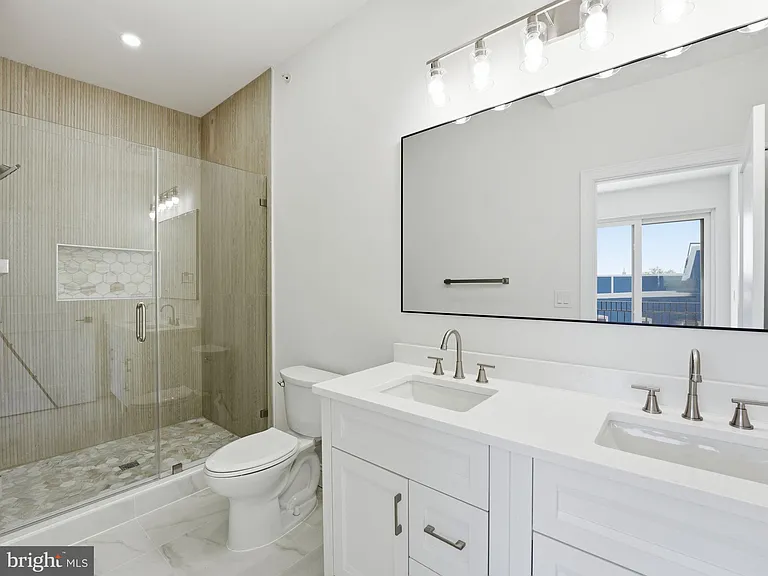 2404 N Capitol St NW #B — Photo 19