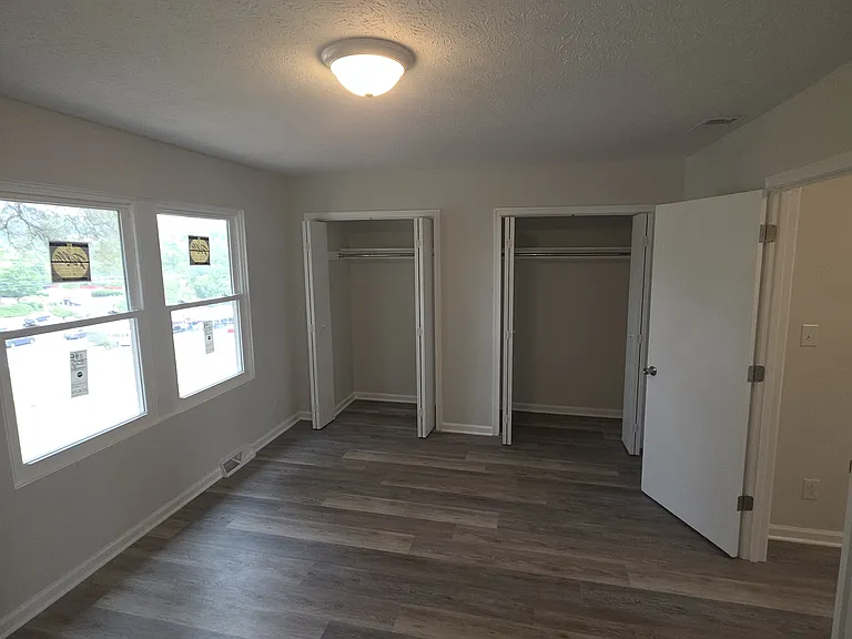 1324 Riverdale Dr — Photo 12