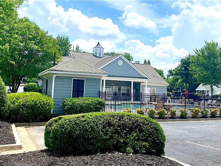 2335 Gateview Ct — Photo 2