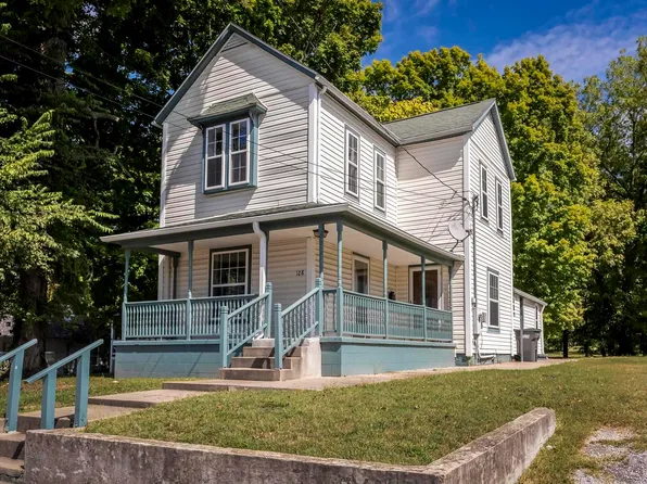 128 Walnut St, Carterville, IL 62918