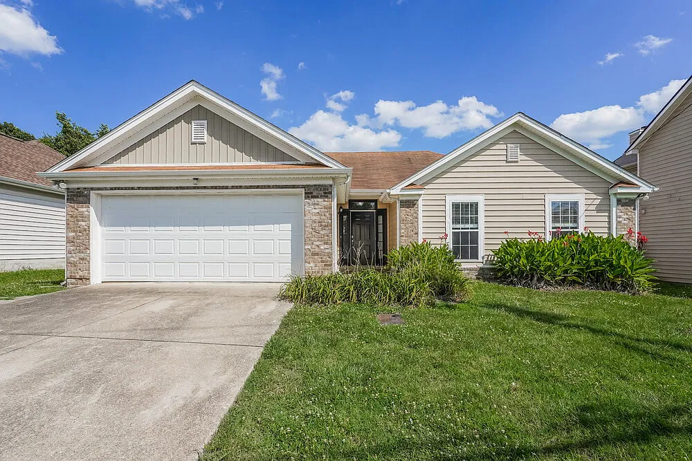 3 bed, 2.0 bath, 1430 sqft, $1,985 — Photo 1