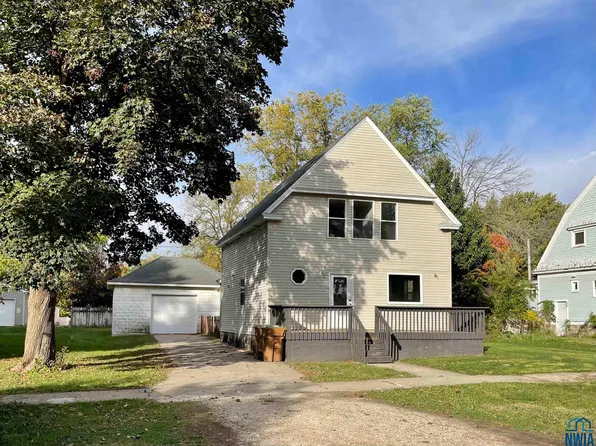 410 S Franklin St, Newell, IA 50568
