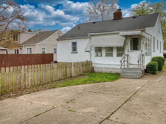 4th image of 10185 Chesterfield Dr
