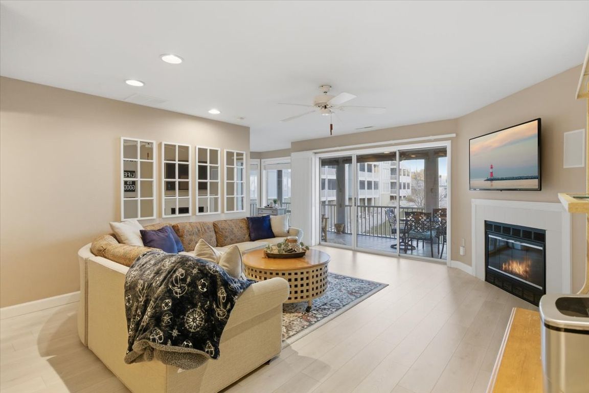 next background image