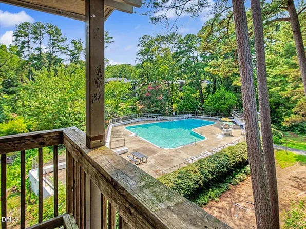 618 Pine Ridge Pl, Raleigh, NC 27609
