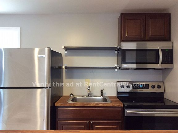 4th image of 1015 N 3rd St APT 4