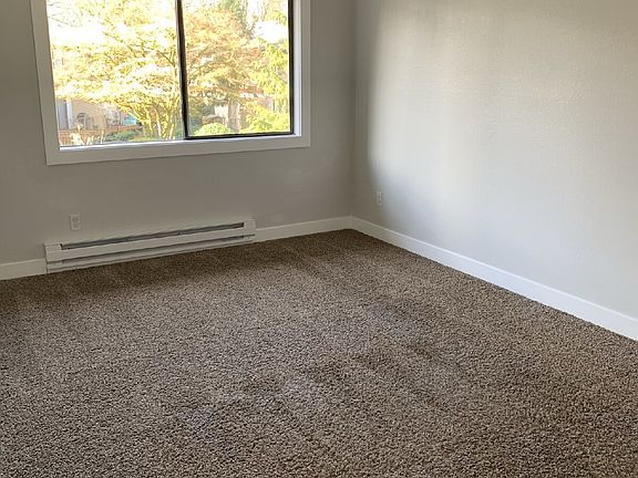 2nd image of 1816 Maple Ln APT F38
