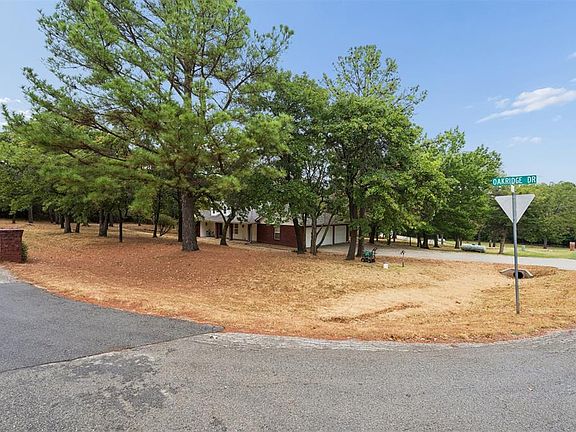 3rd image of 2117 E Oakridge Dr