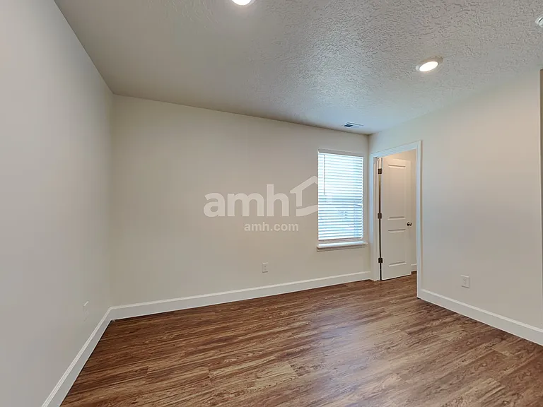2317 E Surry Way — Photo 19