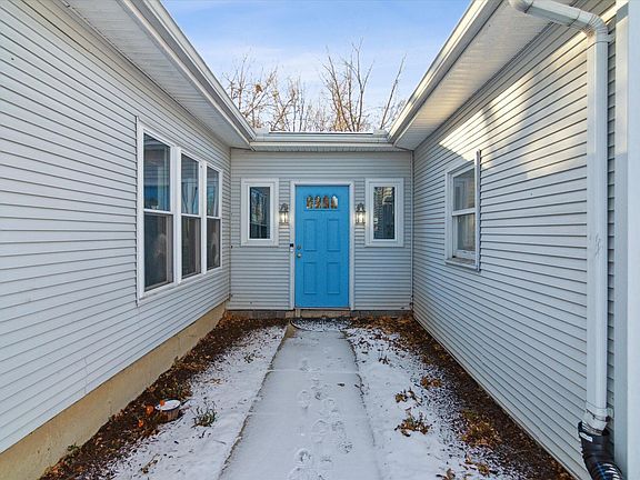 5th image of 32657 Ann Arbor Trl