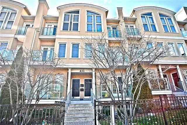 432 Kenneth Ave #3