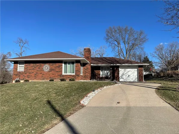 1003 Washington St, Leavenworth, KS 66048