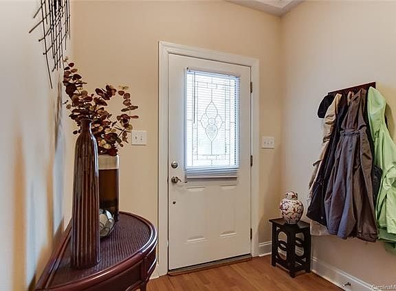 2nd image of 115 Sherman Oaks #2