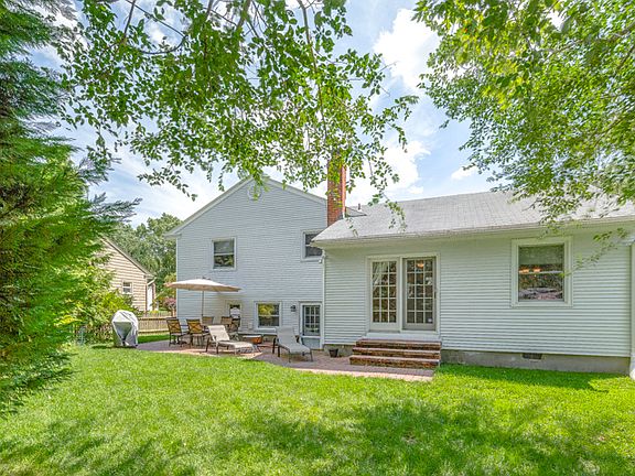 3rd image of 30 Kenwood Dr