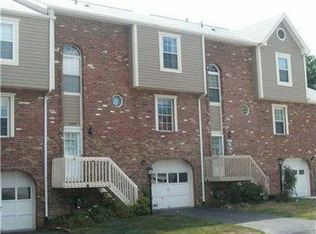 1153 Valleyview Dr, Lawrence, PA