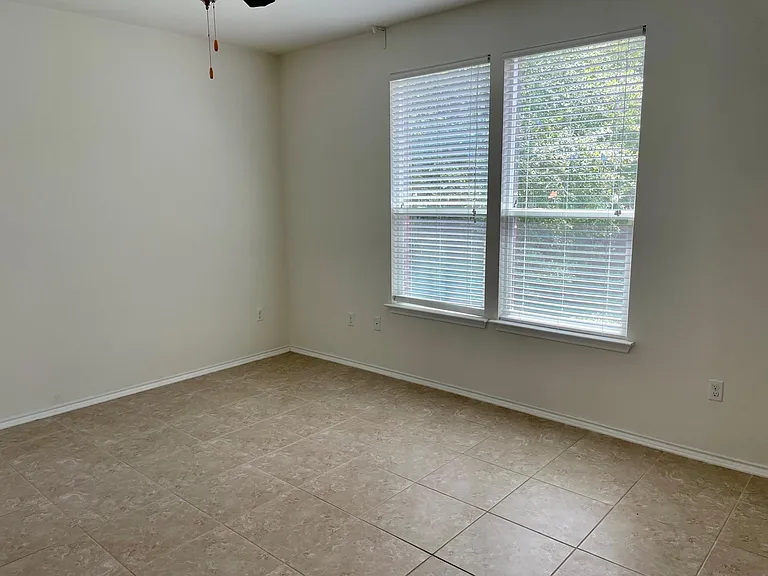 413 Hunters Hill Dr — Photo 20