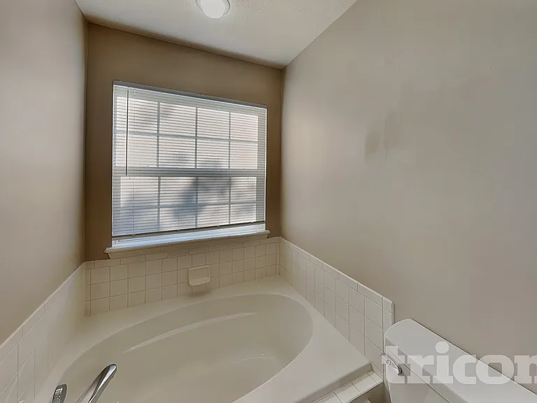 1032 Central Park Blvd S — Photo 9
