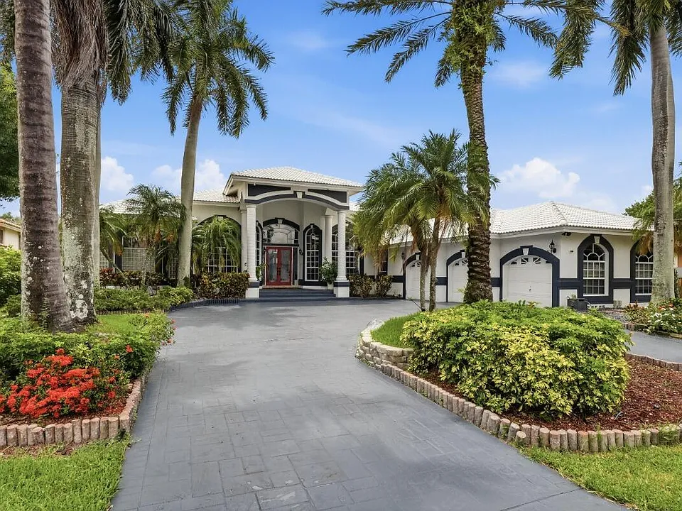 1716 NW 124th Way