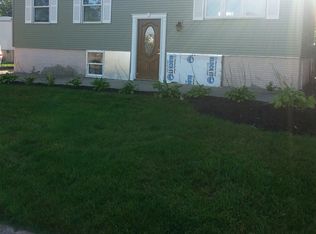 8721 Waterview Rd, Machesney Park, IL 61115