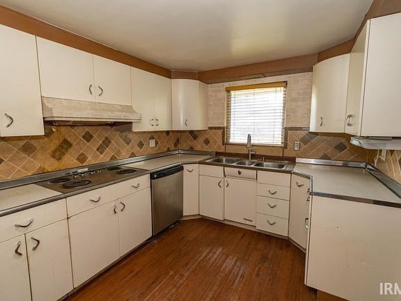3rd image of 2509 E Club Dr