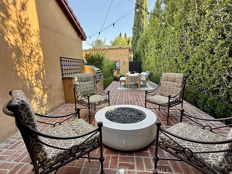 7621 Norton Ave — Photo 24