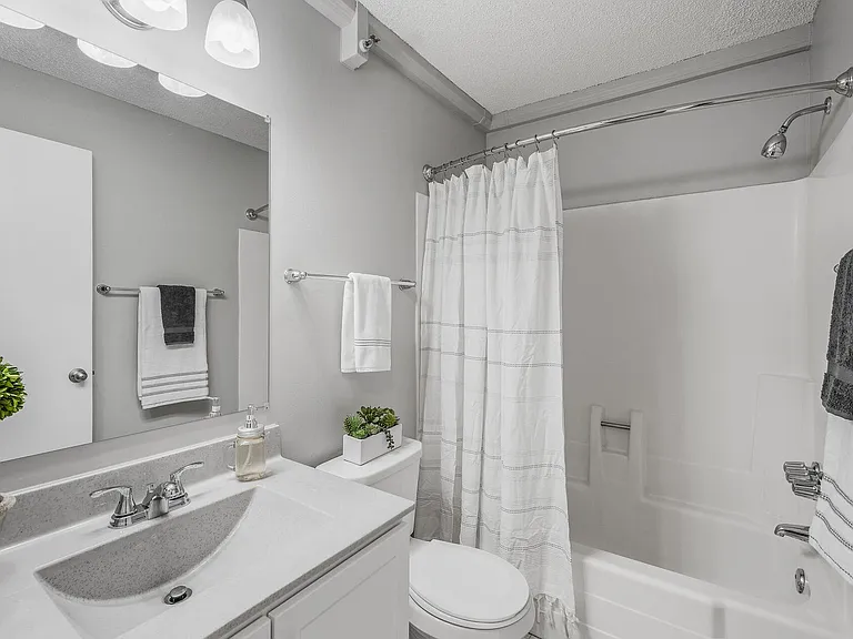 Hillcrest Place — Photo 47
