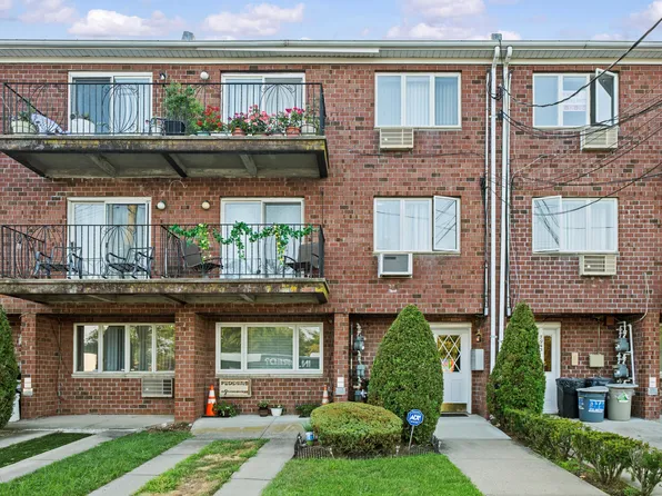 7941 Sea View Avenue image 1 of 18