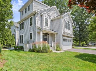 373 South St UNIT 373, Fairfield, CT 06824