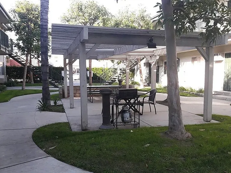 Ramhurst Village — Photo 21