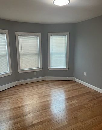 4th image of 220 Pearl St #2