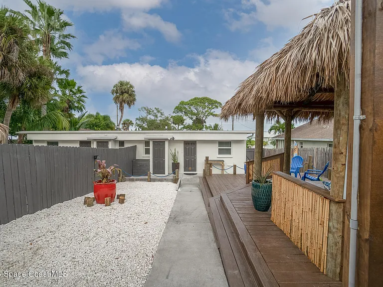 1672 Pineapple Ave #1672 — Photo 9