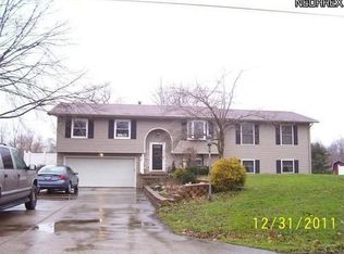 61 Heritage Dr, Beloit, OH 44609