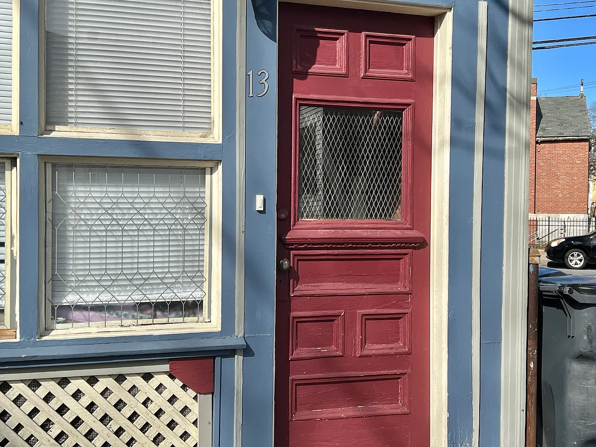 Building Photo - 13 Kenyon St #2
