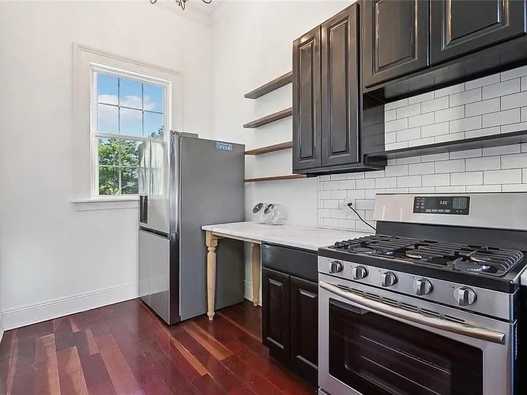 1674 N Robertson St — Photo 16