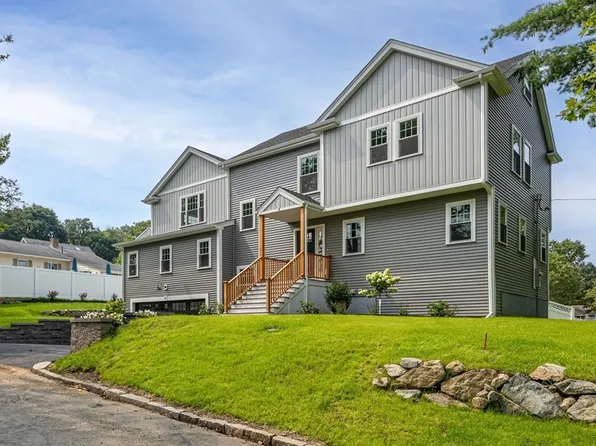 4 Lorraine Ter, Arlington, MA 02474