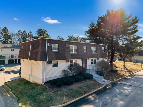 122 Blackstone Village #122, Meriden, CT 06450
