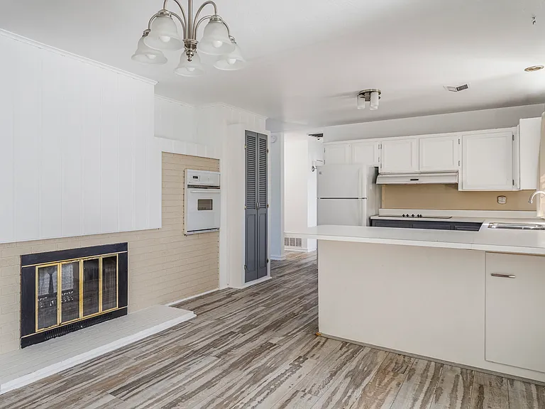 2812 San Pedro Dr NE — Photo 4