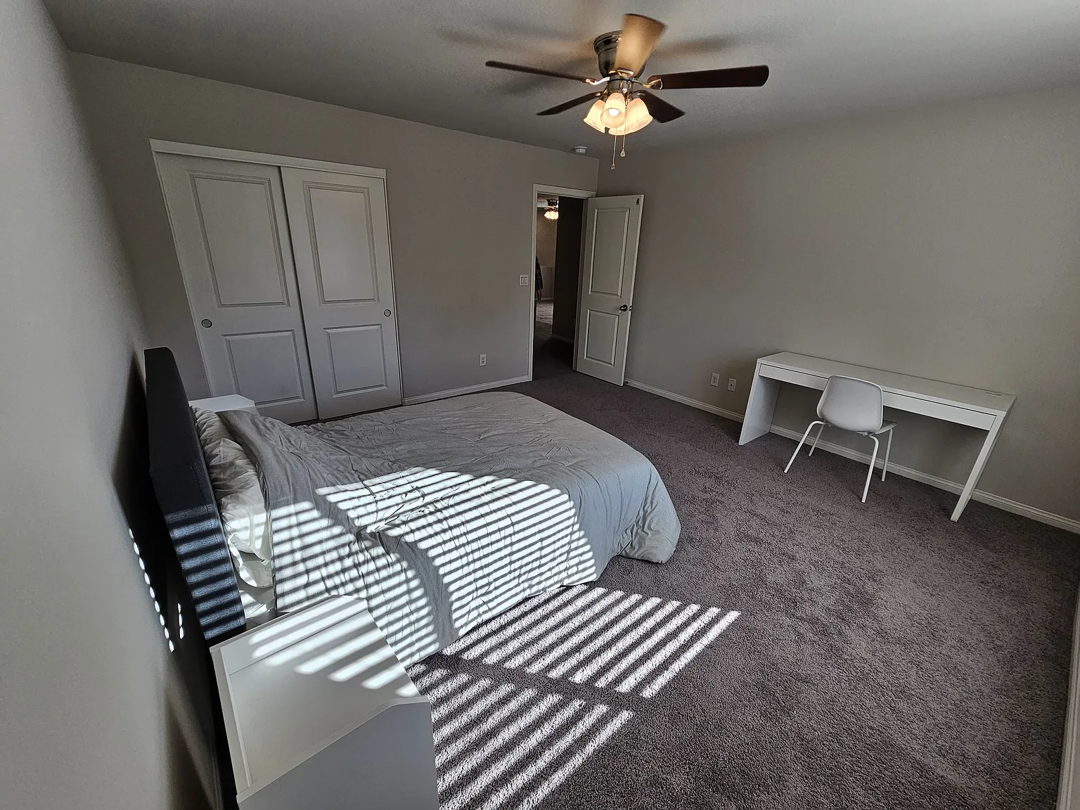 5 bed, 3000 sqft, $700 — Photo 2