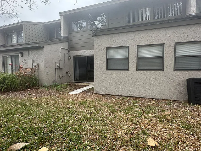 1532 N Carolwood Blvd — Photo 48