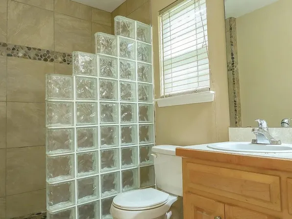 31 Stevens Dr, Midway, FL 32343