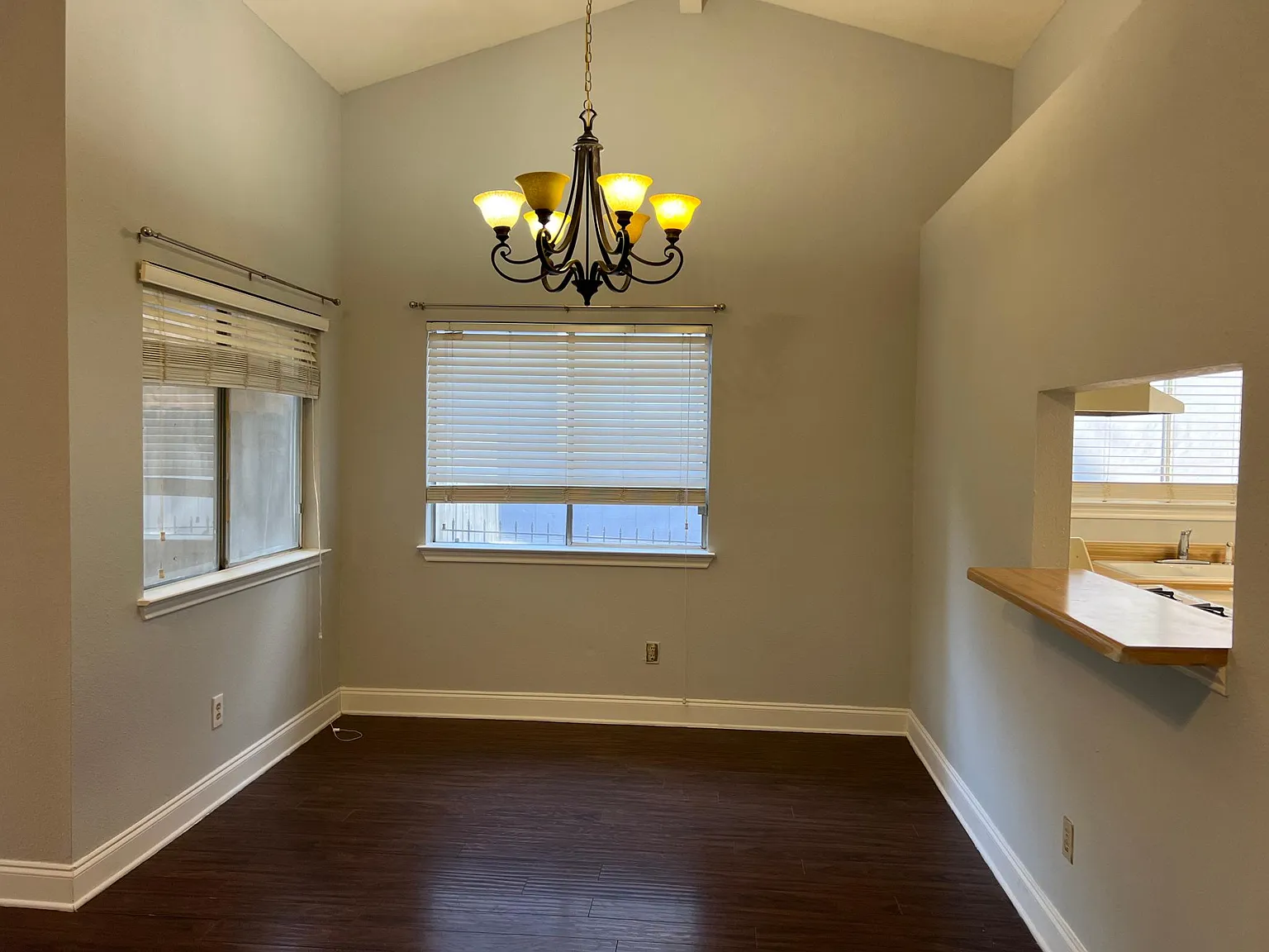 3 bed, 1335 sqft, $1,980 — Photo 4